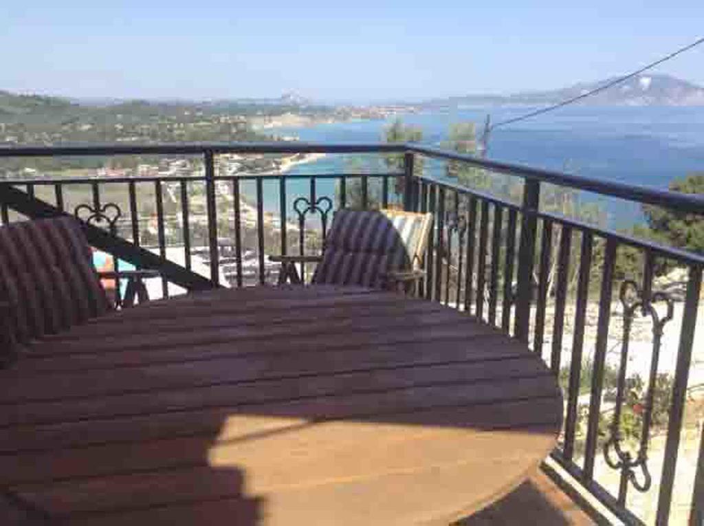 Villa Eora Keri Rum bild